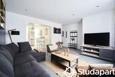 Chambre - 11 m² - 1 pièce