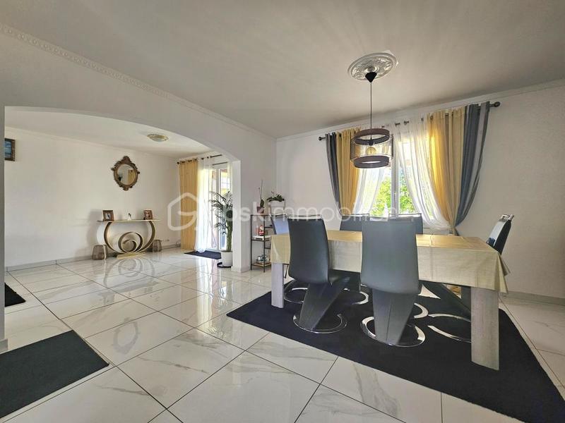 Maison - 120 m² - 6 pièces