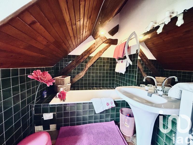 Maison - 300 m² - 8 pièces