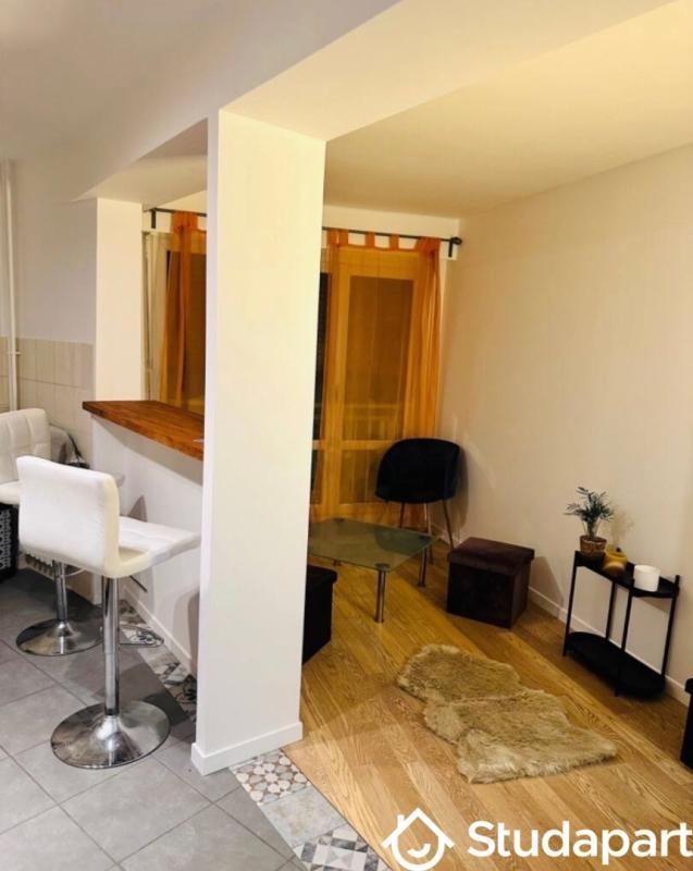 Chambre - 9 m² - 1 pièce