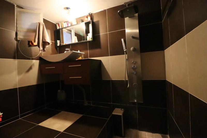 Maison jumelée - 164 m² - 4 pièces