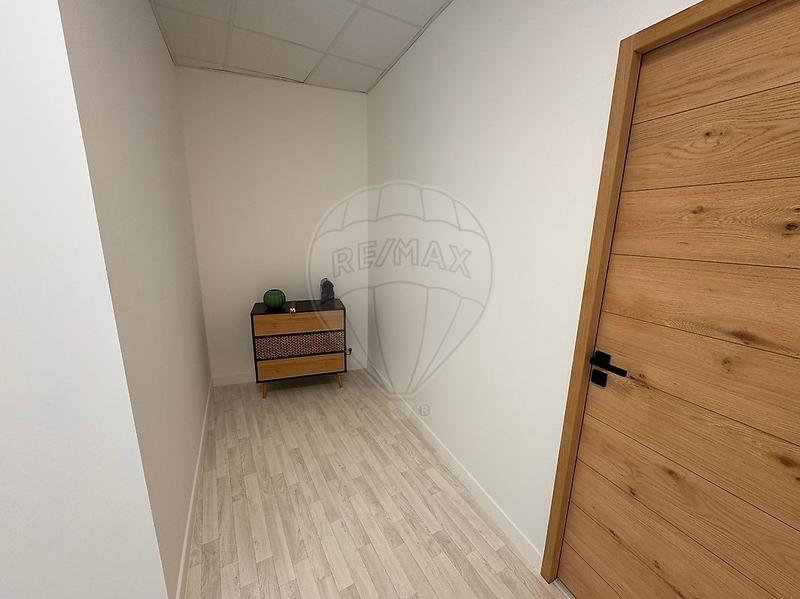 Local commercial - 396 m² - 3 pièces