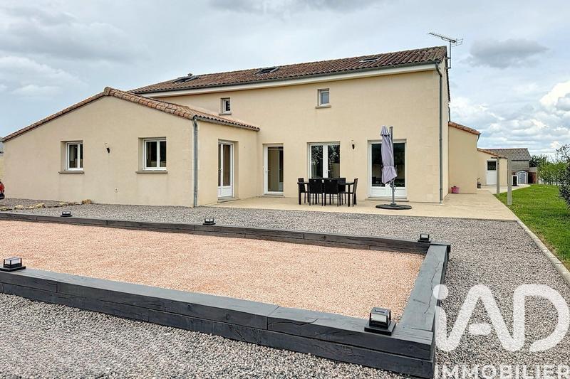 Maison - 240 m² - 7 pièces