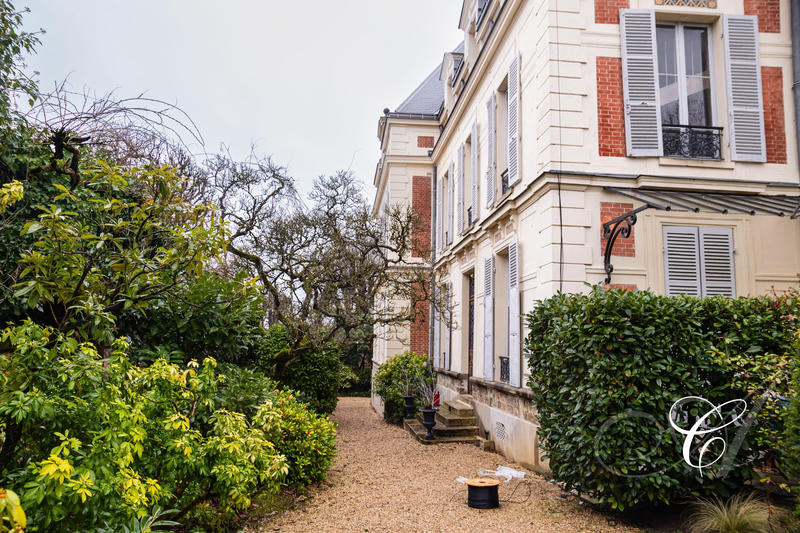 Appartement - 144 m² - 7 pièces