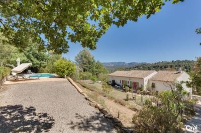 Maison - 246 m² - 7 pièces