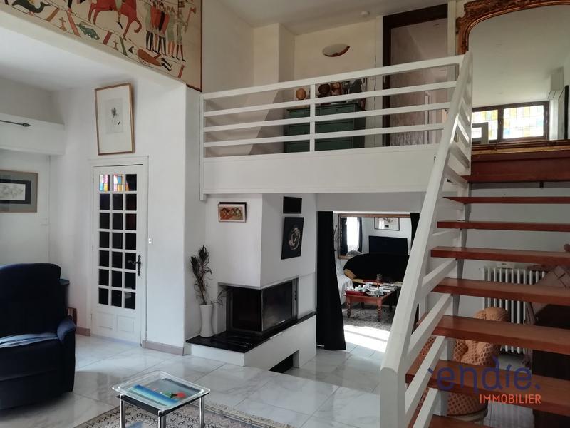 Maison - 212 m² - 7 pièces