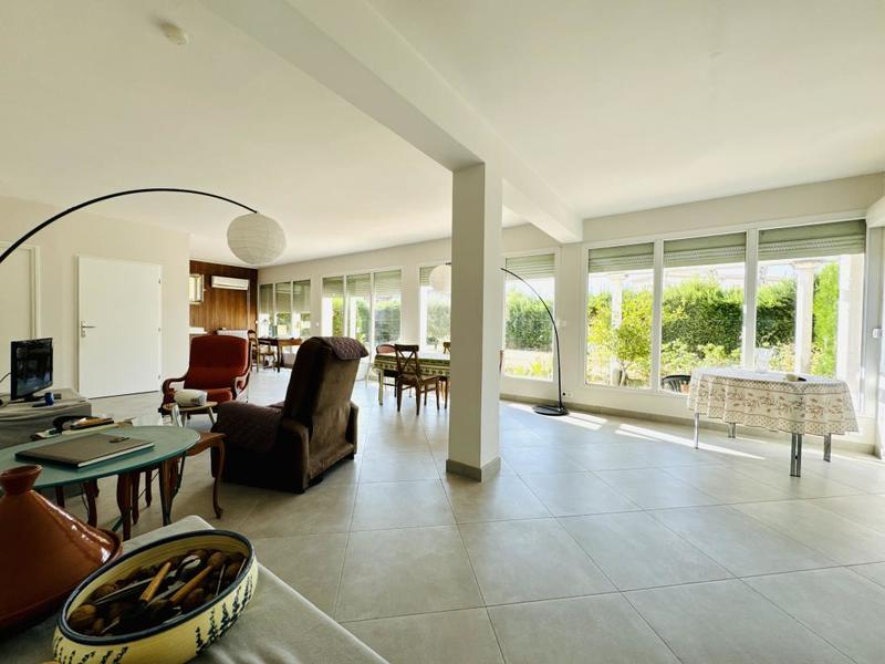 Propriété - 220 m² - 7 pièces