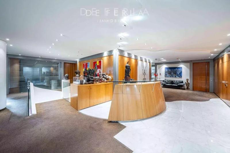 Bureau - 761 m² - 23 pièces