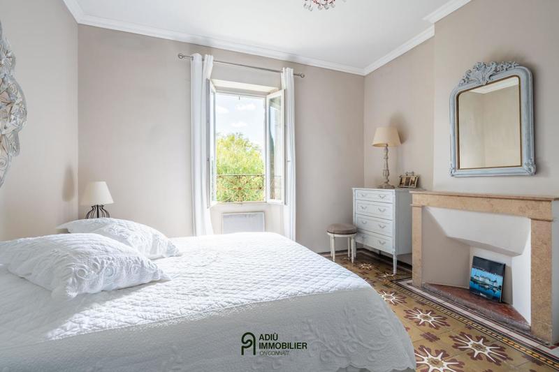 Mas - 228 m² - 8 pièces