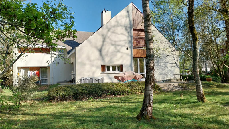 Maison - 245 m² - 8 pièces