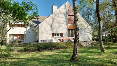 Maison - 245 m² - 8 pièces