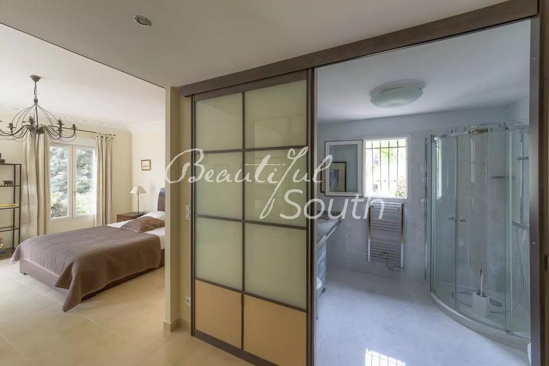 Maison - 253 m² - 7 pièces