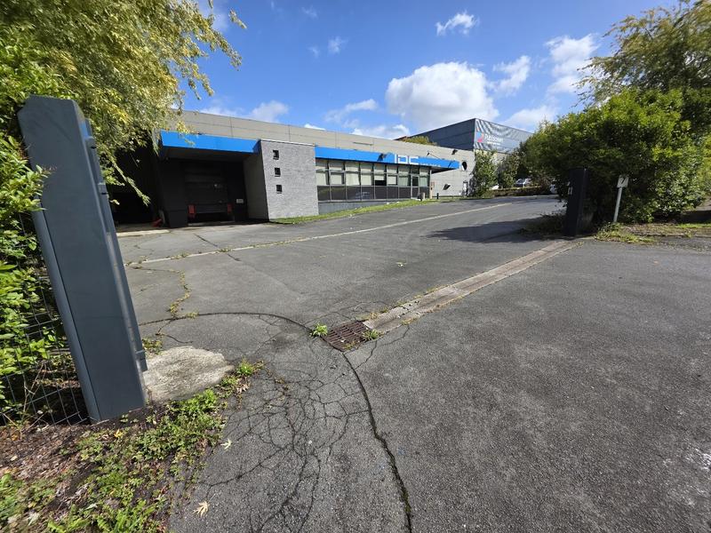 Entrepôt - 2 860 m²