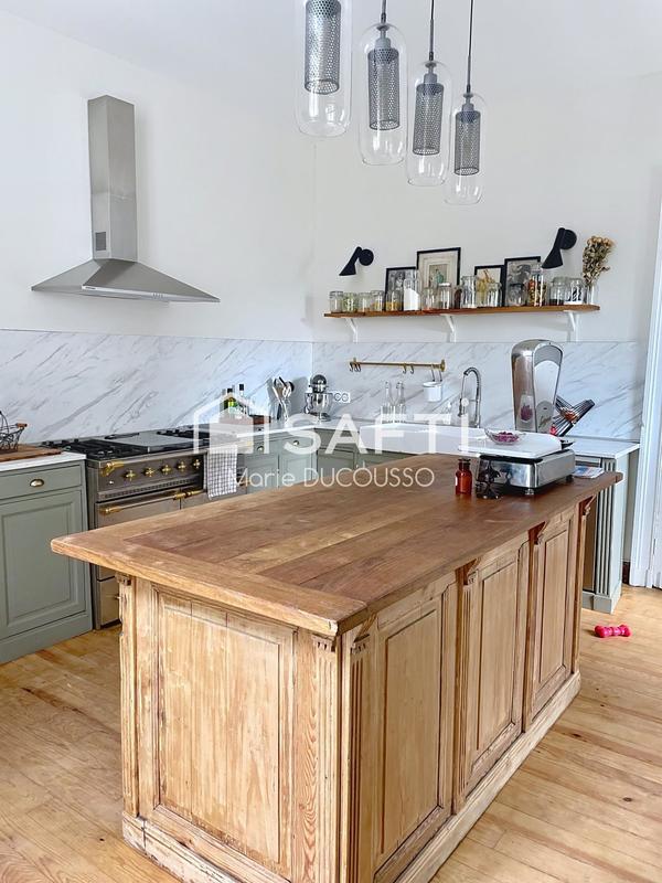 Maison de maîtres - 372 m² - 8 pièces