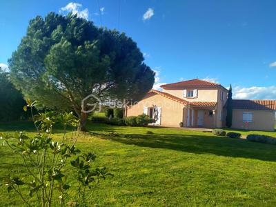 Maison - 137 m² - 6 pièces