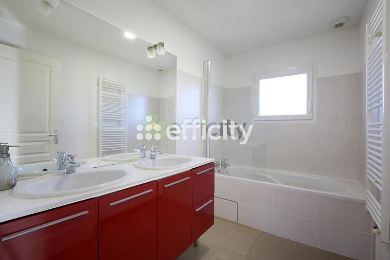 Maison - 155 m² - 6 pièces