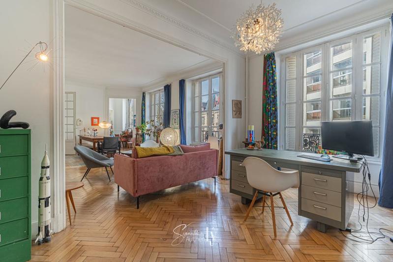 Appartement - 188 m² - 6 pièces