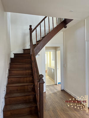 Maison - 92 m² - 5 pièces