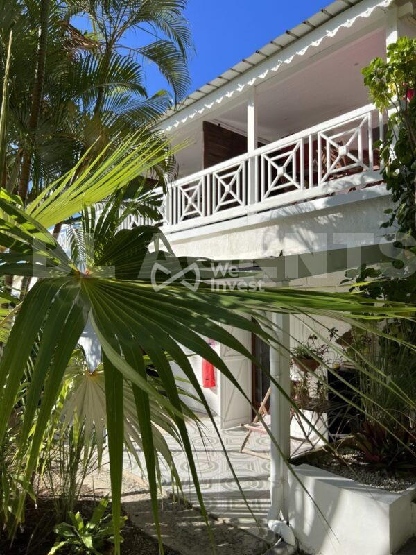 Maison - 275 m² - 12 pièces