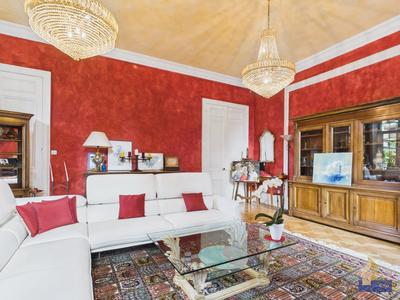 Appartement - 314 m² - 10 pièces