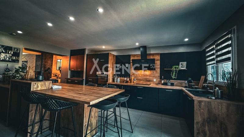 Maison de ville - 168 m² - 4 pièces