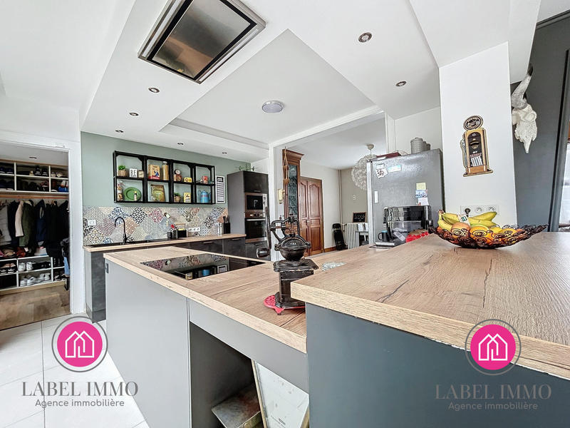 Maison - 200 m² - 10 pièces