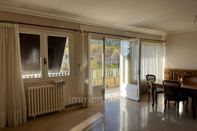 Appartement - 90 m² - 3 pièces