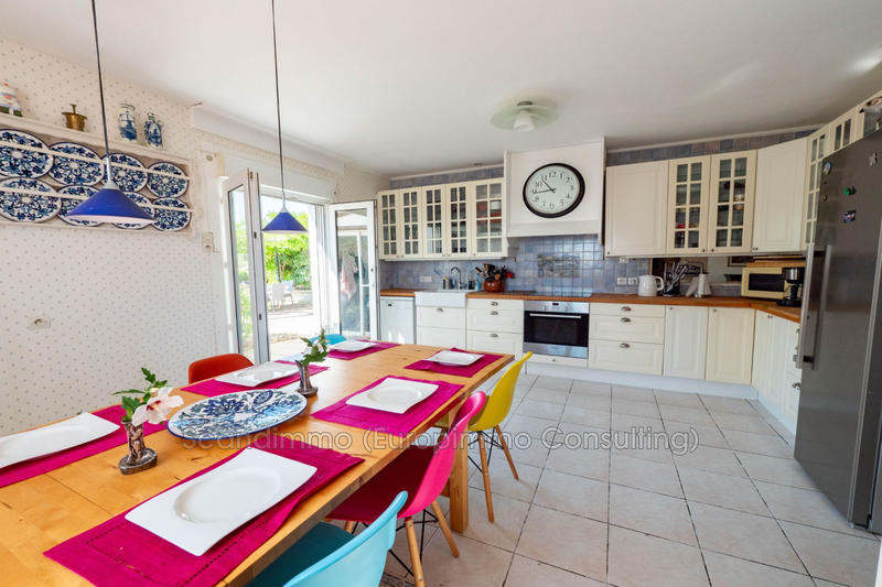 Maison - 234 m² - 9 pièces