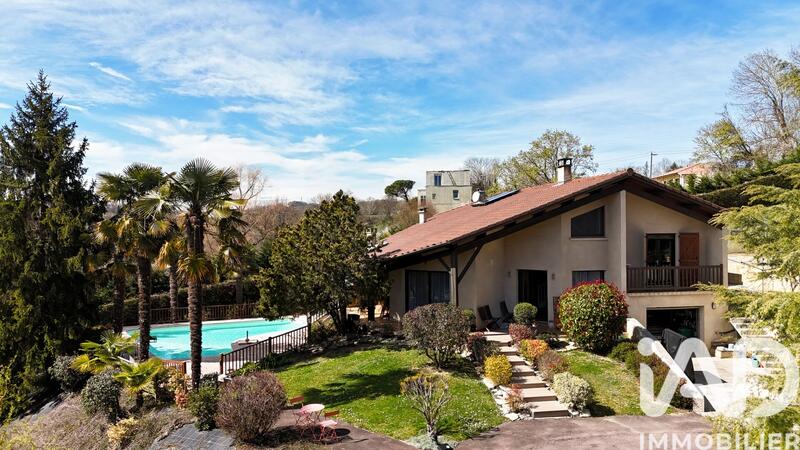 Maison - 163 m² - 7 pièces