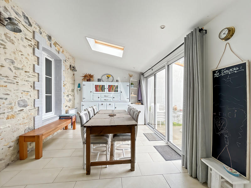 Maison - 90 m² - 4 pièces