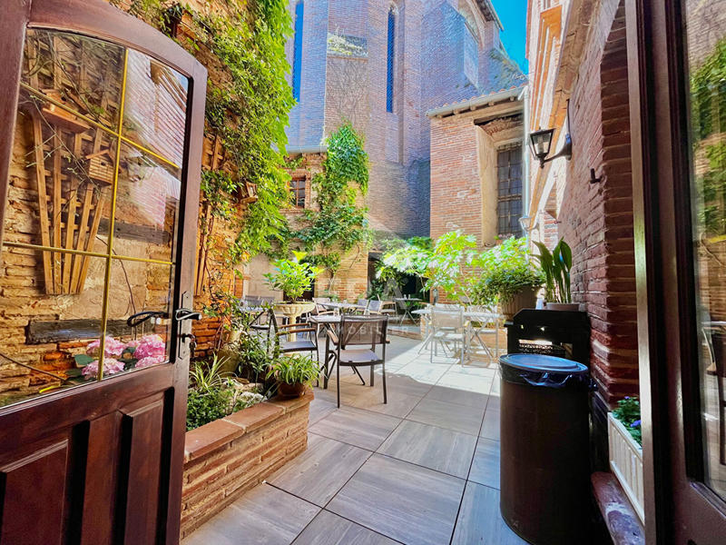 Maison - 320 m² - 9 pièces