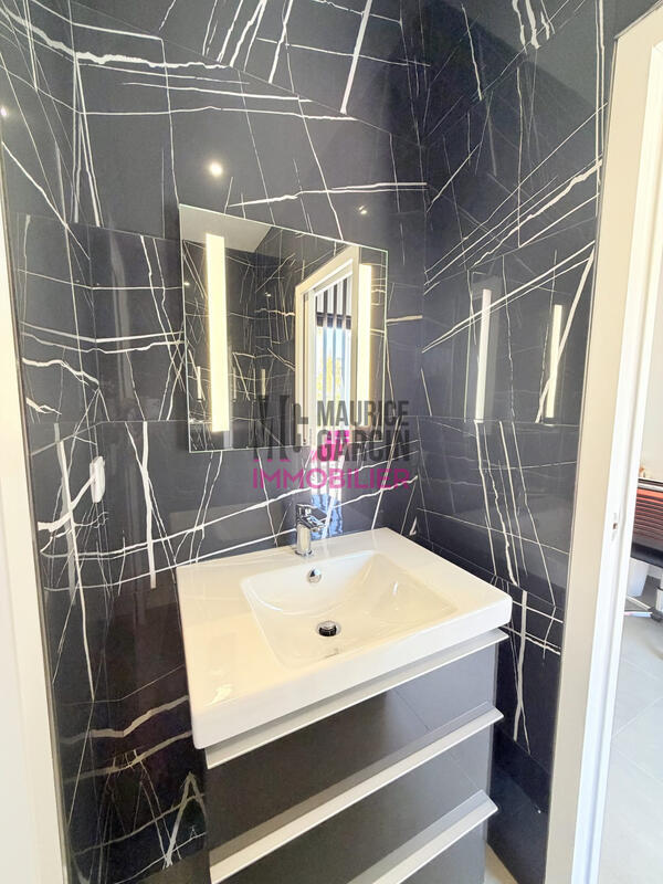 Maison - 170 m² - 5 pièces