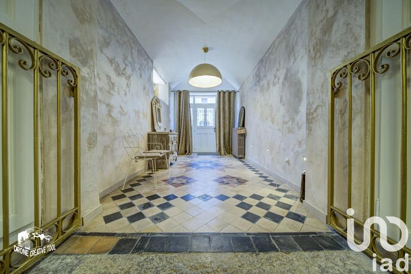 Maison - 365 m² - 10 pièces