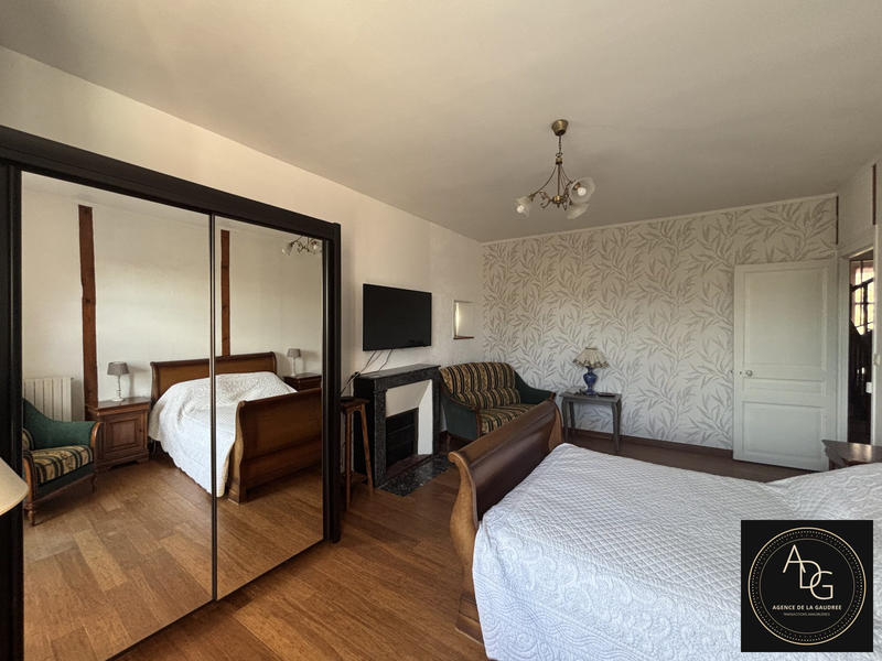 Maison - 221 m² - 9 pièces