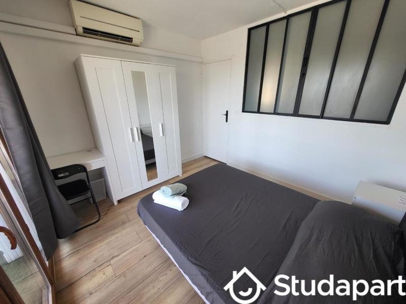 Chambre - 9 m² - 1 pièce