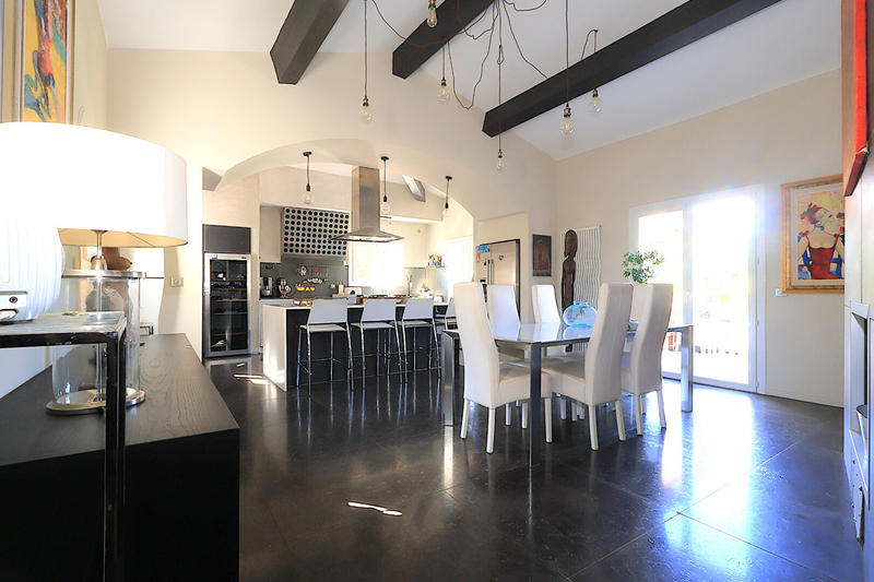 Maison - 357 m² - 8 pièces