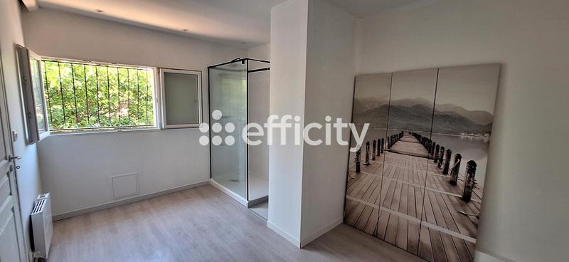 Maison - 185 m² - 6 pièces