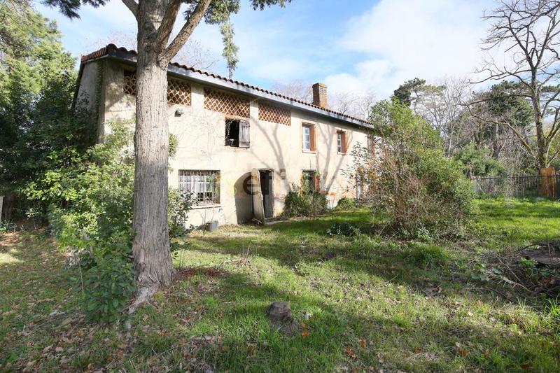 Maison - 260 m² - 8 pièces