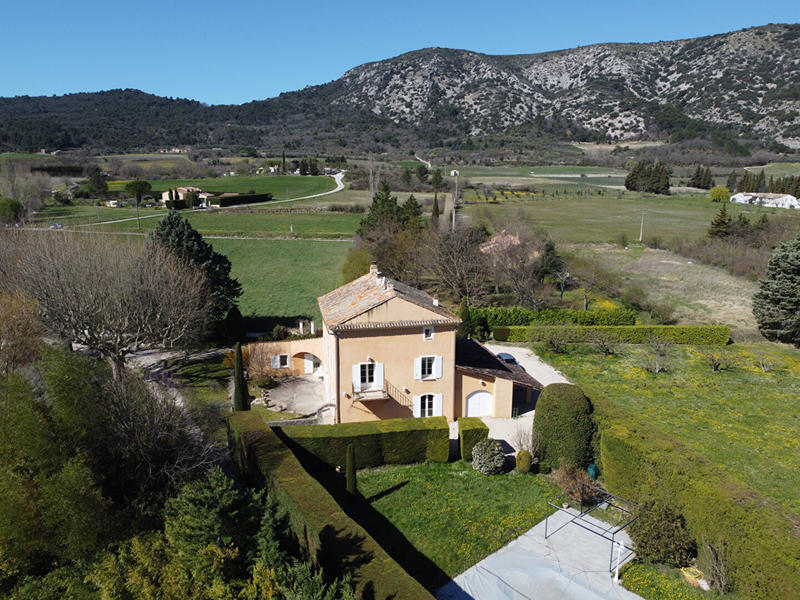 Maison - 200 m² - 7 pièces