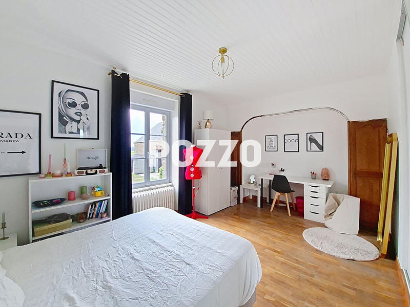 Maison - 216 m² - 7 pièces