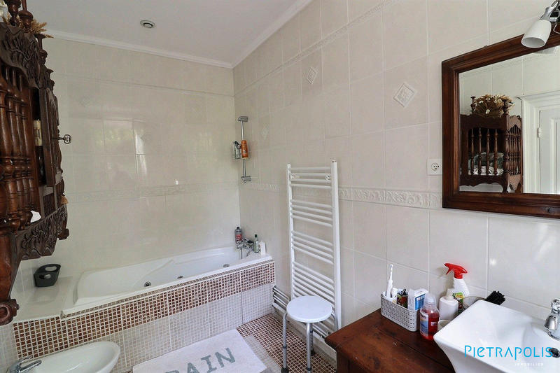 Maison ancienne - 483 m² - 12 pièces