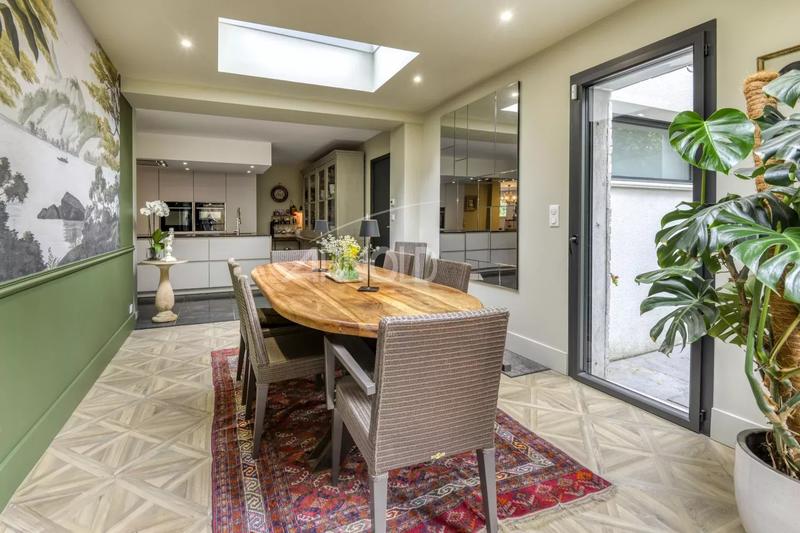 Maison - 191 m² - 8 pièces