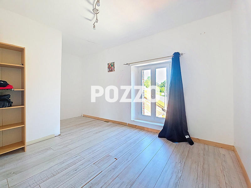 Maison - 222 m² - 8 pièces