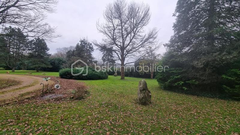 Propriété - 220 m² - 7 pièces