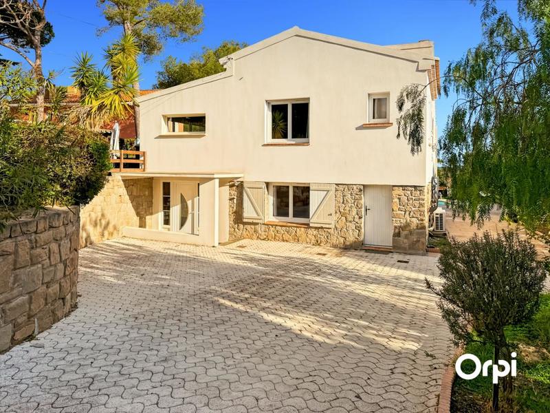 Villa - 167 m² - 4 pièces