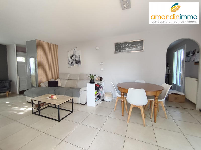 Maison - 102 m² - 6 pièces