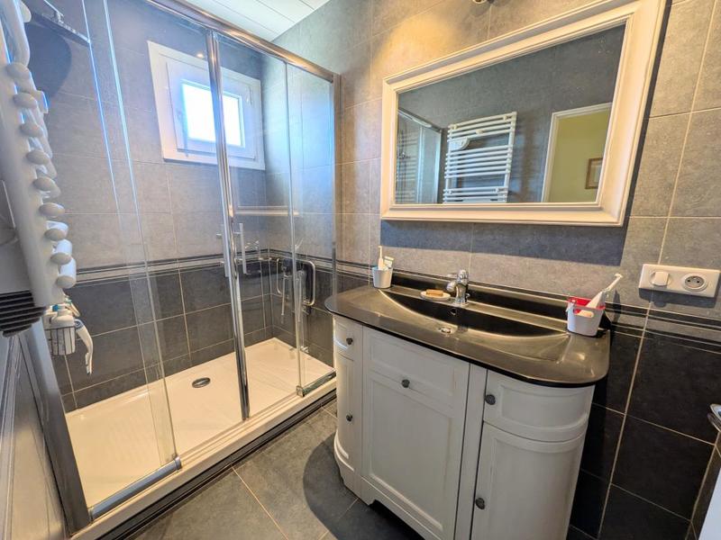 Maison - 184 m² - 7 pièces