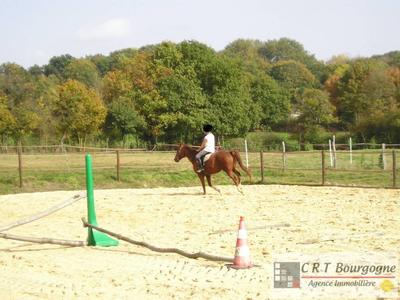 Maison - 240 m² - 8 pièces