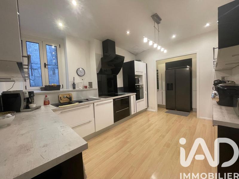 Appartement - 143 m² - 5 pièces