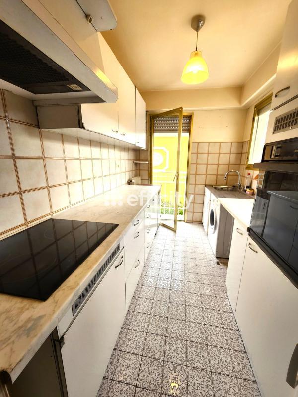 Appartement ancien - 81 m² - 3 pièces